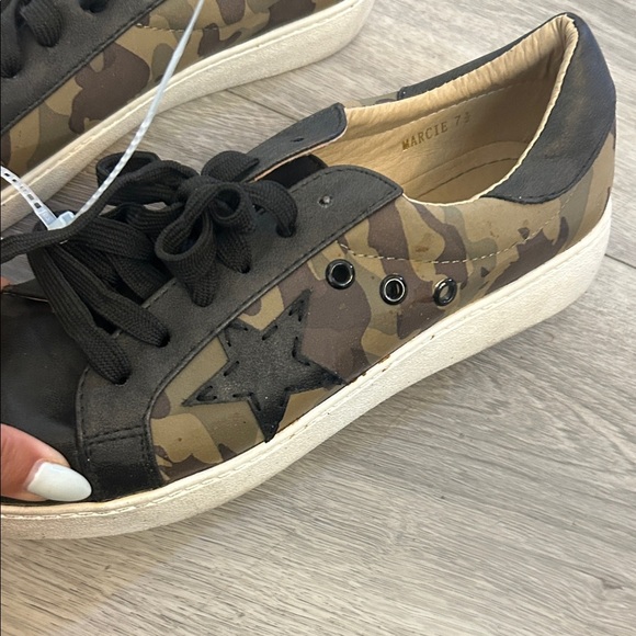 CCOCCI Camouflage Sneakers - Picture 2 of 8